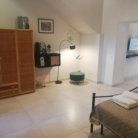 Apartman Magaria *